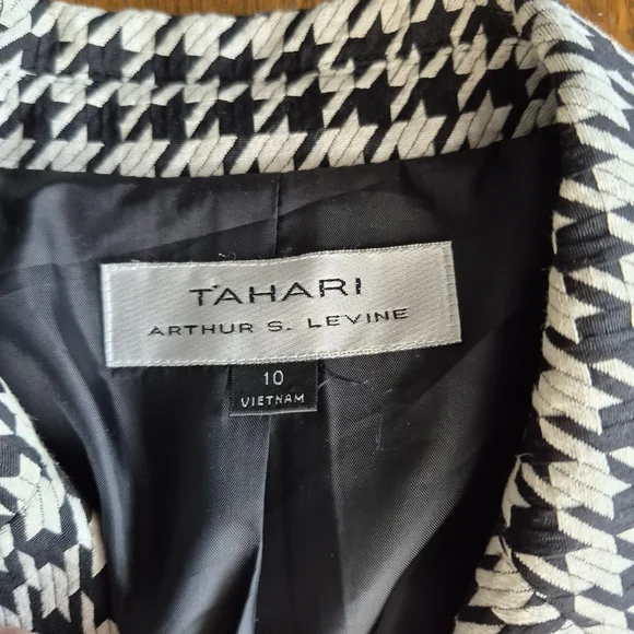Tahari Houndstooth Blazer in Black and White - Picture 4 of 10